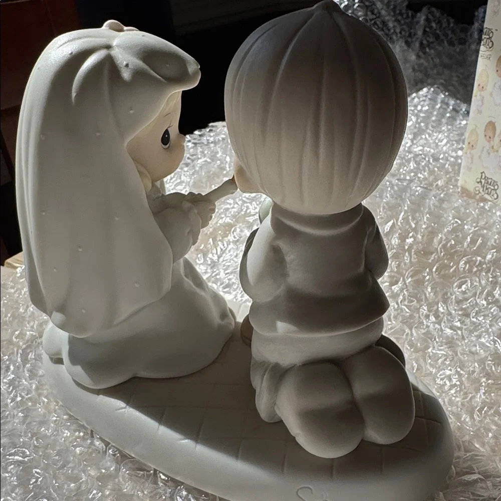 Precious Moments Porcelain Figurine “The Lord Is Your Light To Happiness”